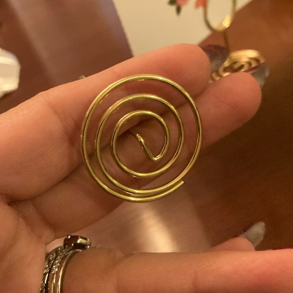 24 Gold Metal Wedding Party Place Card Holders - Picture 3 of 5